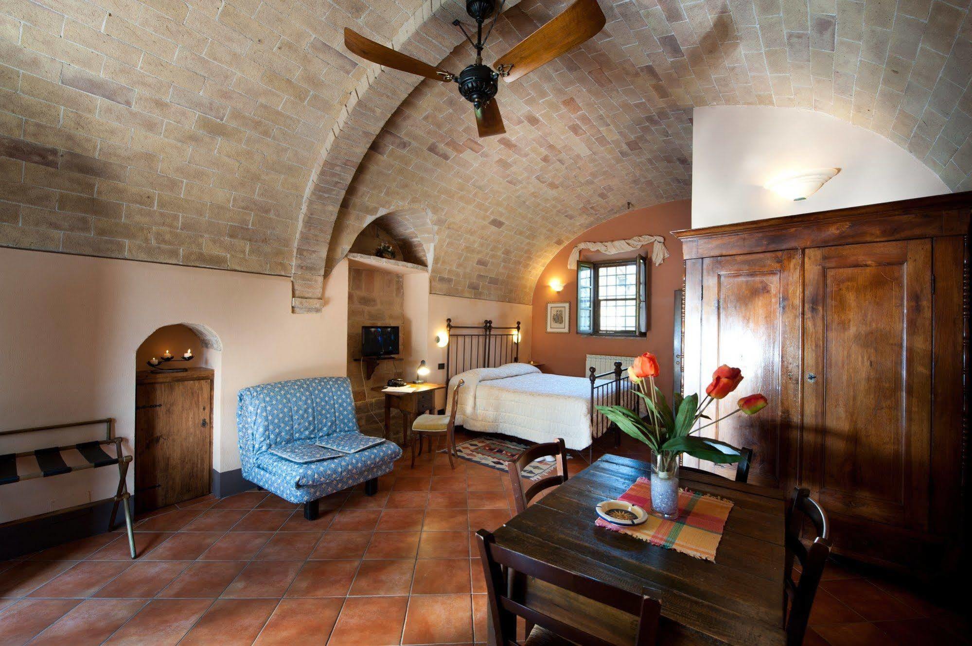 Sarna Residence San Quirico dʼOrcia Extérieur photo